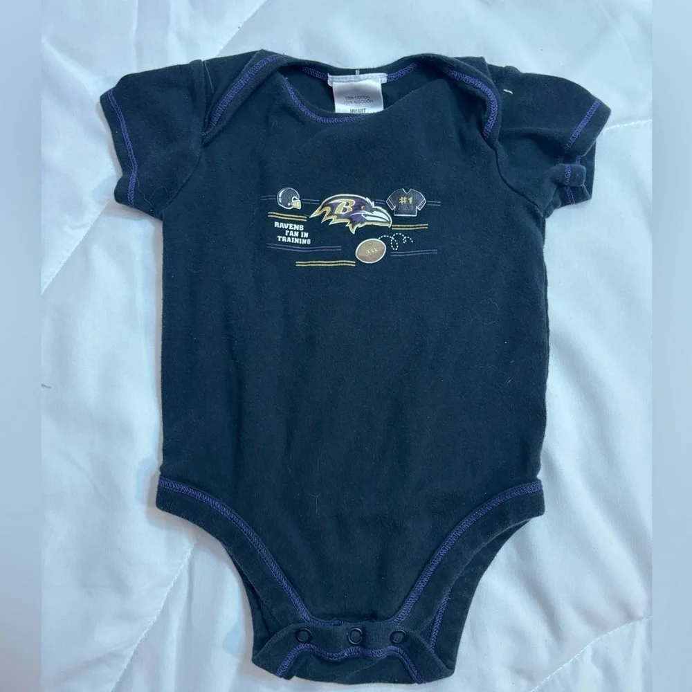 NFL Black and Purple Kids Baltimore Ravens Bodysuit size 12 months- football fan